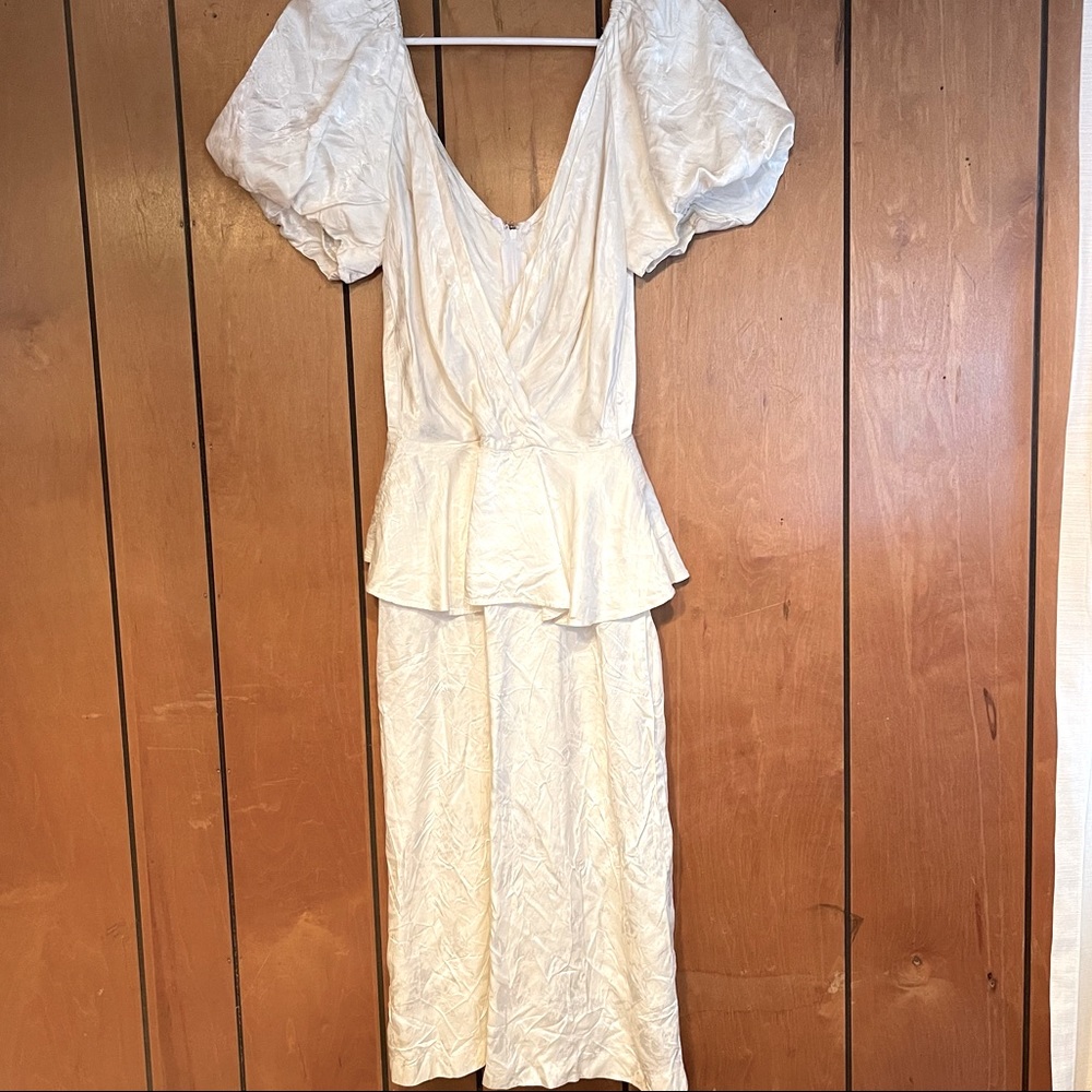 Gorgeous vintage handmade dress has kind of a 80s vibe no size.